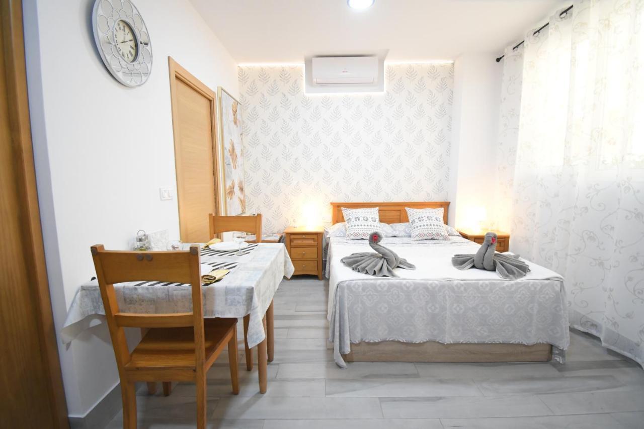 Jara Apartments ! Малага Екстер'єр фото