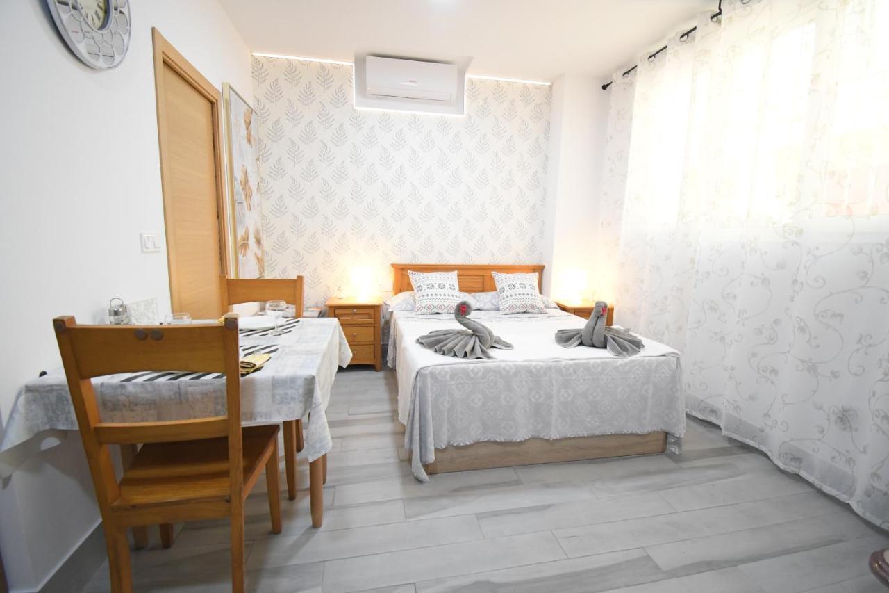 Jara Apartments ! Малага Екстер'єр фото